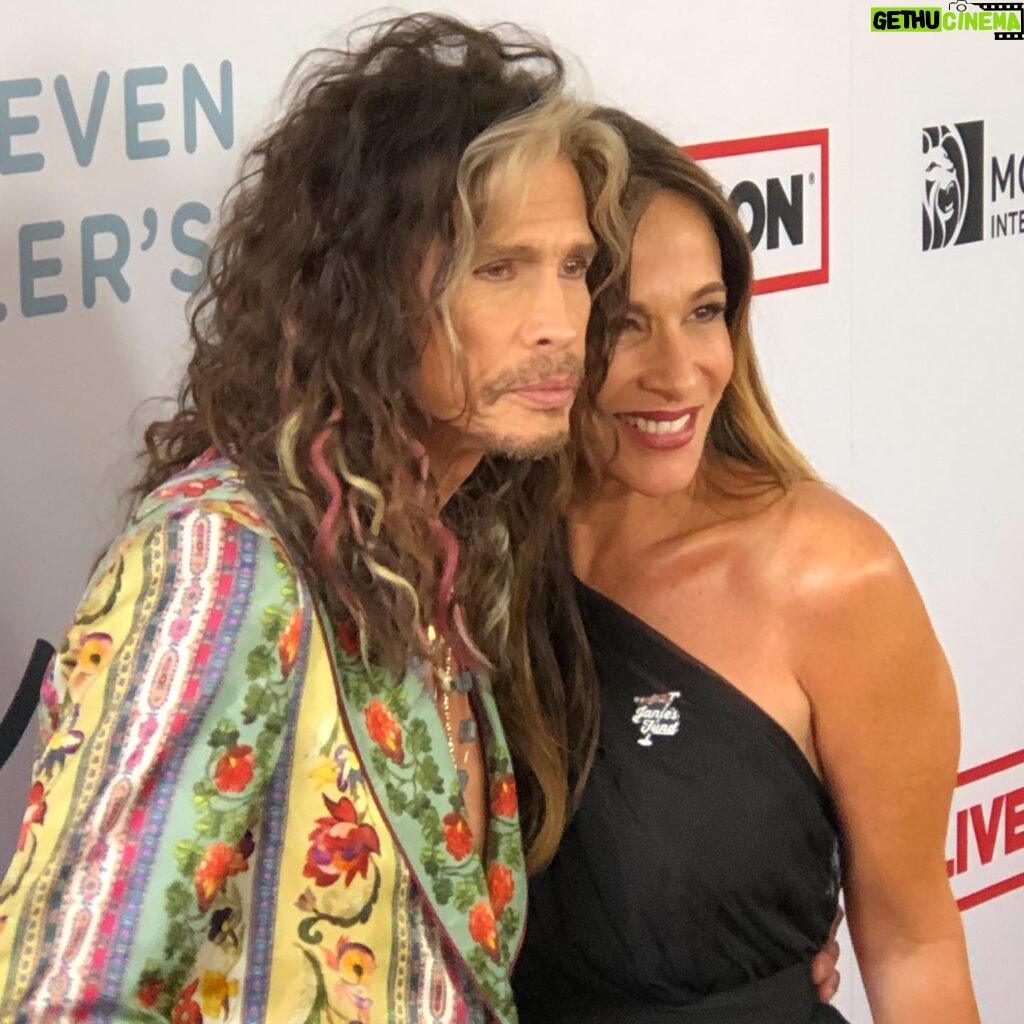 Rosa Blasi Instagram - Thank you @iamstevent for starting the organization @janiesfund - helping young girls who have been sexually abused and extremely neglected find hope. And to one of my best friends of 25 years...Americas case manager and advocate extraordinare @kristindattilo ~thank you for taking me on this meaningful date night ❤️ #weseeyou #wearealljanie #janiesgotafund #1in4