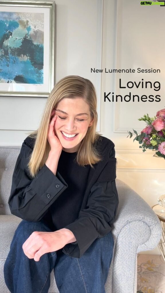 Rosamund Pike Instagram - Inviting you to take 15 minutes today to SLOW DOWN… A little session, voiced by me, using techniques scientifically proven to quieten your inner critic…available for free on the LUMENATE app. For newcomers, this is a fully immersive consciousness-shifting strobe experience available through your phone.. the cool thing is you turn your screen AWAY… ! Take a moment to be IN the MOMENT. Love from me. #psychedelic #meditation