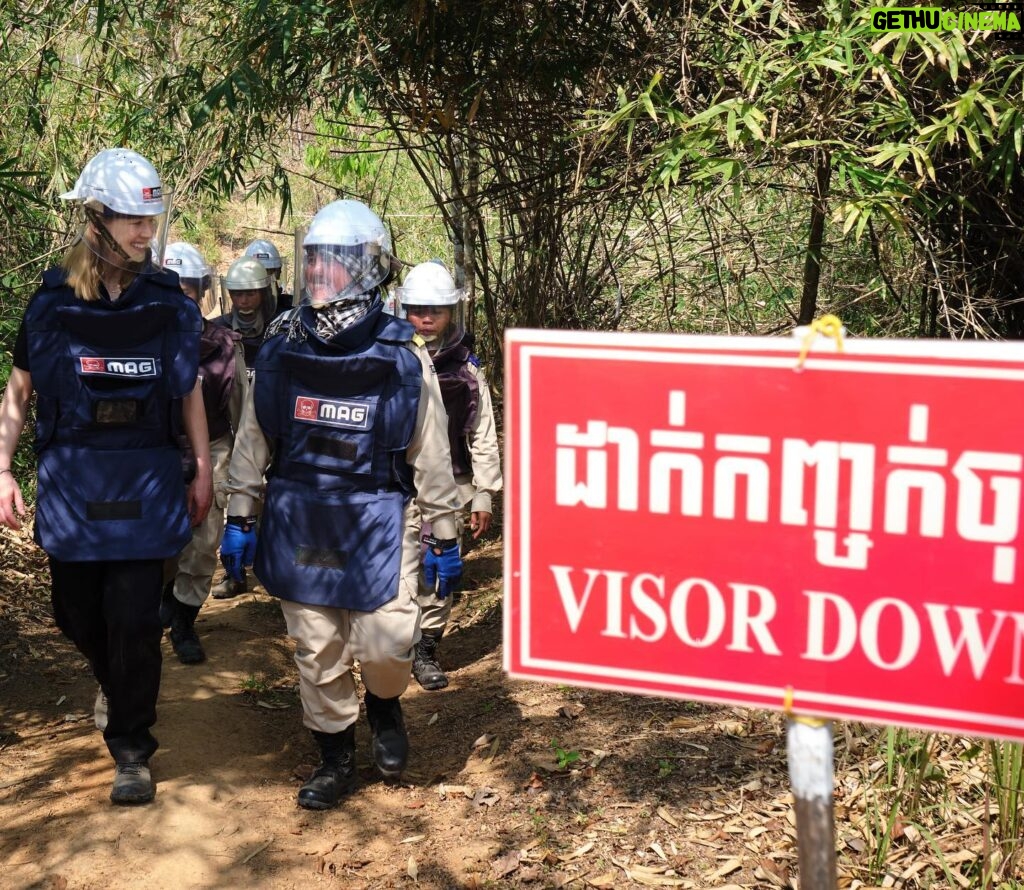 Rosamund Pike Instagram - The teams of deminers I met with MAG in Cambodia are driven by an incredible determination to give their communities back a life of safety, decades after conflict has ended. They all know someone who has been affected by landmines; many have responded to urgent calls from their communities when a landmine has been found. These brave and highly trained people (many of them women) have to be there to respond in an emergency, when unexploded ordnance is found near a school, in someone’s garden, or on someone’s farm. Today is the last day any donation will be doubled by a generous MAG supporter, making double the difference for families in Cambodia. Your gift of £30 (doubled to £60) could help our team clear deadly landmines from 30 metres squared of land. Link in my bio - and THANK YOU ❤️