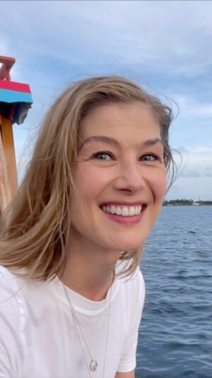 Rosamund Pike Thumbnail - 142.3K Likes - Top Liked Instagram Posts and Photos