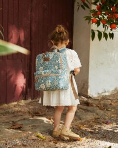 Rosanna Zanetti Instagram - Nuestra nueva colección LOVELY FRIENDS para @betribe_bags_ es una colaboración que celebra la esencia de la amistad. 🤍 Cada artículo de esta mágica colección es más que un accesorio; tonos suaves que evocan ternura, la fusión de animalitos del bosque y figuras elegantes como el paisley son toda una fantasía. Descubre cada producto de esta colección soñada en nuestra web, link en la Bio. Feliz miércoles #betribefamily #BeTribexRosannaZanetti