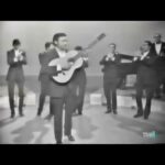 Rosario Flores Instagram - Papa sé que estás conmigo, eres mi inspiración, mi soniquete, mi ritmo… Yo sé que tú me cuidas desde el cielo. Te quiero papi, siempre conmigo.