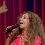 Rosario Flores Instagram - Escuchar a @rosarioficial cantar su “Parachuru” siempre nos da buen rollo, pero si lo hace con todos los coaches, eso ya es otra cosa. 🤩 #LaVozKids