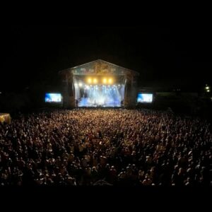 Rosario Flores Instagram - Impresionante la gente que ha venido a verme. Gracias Elche fue una noche preciosa.  #telodigotodoynotedigoná #concierto #elche