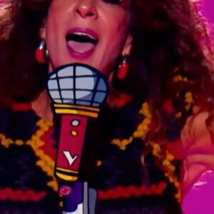 Rosario Flores Instagram - 🎤 No sabemos qué hemos hecho para merecernos a @rosarioficial, pero que no nos falte nunca. 💘

¿Se llevarán igual de bien nuestros coaches durante las Batallas? 😋

#LaVozKids #Rosario