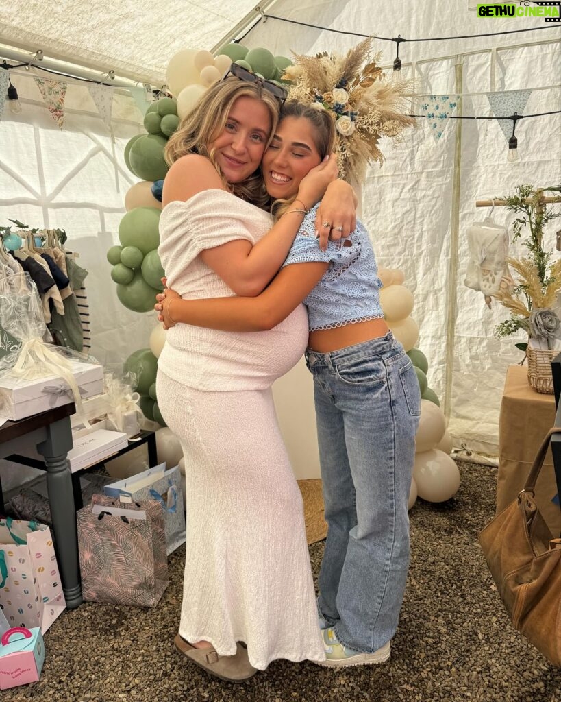 Rosie McClelland Instagram - The cutest baby shower for my Auntie @phoeleyland thank you @plumeoffeathers_ for this amazing set up & food! Watch our full Vlog on YouTube now (link in bio) 🩵 #family #baby
