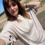 Rozalén Instagram - 💞💞💞 Comienza abril. El mes en el que verá la luz mi sexto disco. “El Abrazo” que ojalá sea bálsamo. Le he pedido al sol, al viento y al mar muchas cosas… Mirad algunos de los detalles que me ofrecéis. Quiero estar a la altura. 💞💞💞