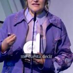 Rozalén Instagram - 👏🏼 El homenaje de Rozalen en los #PremiosDial a todas las personas que estan sufriendo violencia en el mundo 🎙️ “No me puedo creer que a día de hoy los conflictos se tengan que arreglar matándonos los unos a los otros, literal y metafóricamente hablando” #rozalen #tenerife #discurso #amor #música #viral #laser #cadenaser @cadena_dial