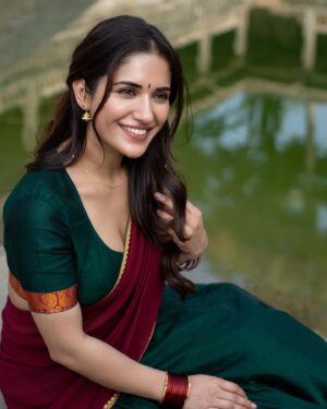 Ruhani Sharma Instagram - Mee Telugu Ammayi 🦋 
.
.
.
.
.
📸 @pranil_chintewar 
Mua @makeuphairbyrahul 
Stylist @anushapunjala 
Saree @kushalethnix 
Assisted by @sai_mad_max1