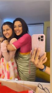 Rupali Ganguly Instagram - Jaldi Jaldi mein shoot ki gayi reel …. Na gaana pata tha na coordination thi … but had to shoot a bday reel for this darling girl💕 Happy Birthday sweetest @aurrabhatnagarbadoni ♥️ #happybirthday #rupaliganguly #anupamaa #grateful #instagood #trendingreels #reelitfeelit #jaimatadi #jaimahakal