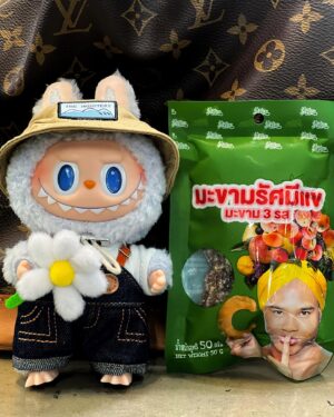 Rusameekae Fagerlund Instagram - ”ลูกสาโทบอก บ๊วย3รส บ๊วยดำ มะขาม3รส และ มะขามบ๊วย ที่ขายใน @7.eleventhailand ของพ่อ แข อร่อยมากครับ ชอบสีไหนกันบ้างครับ“
#วิถีคิงคอง