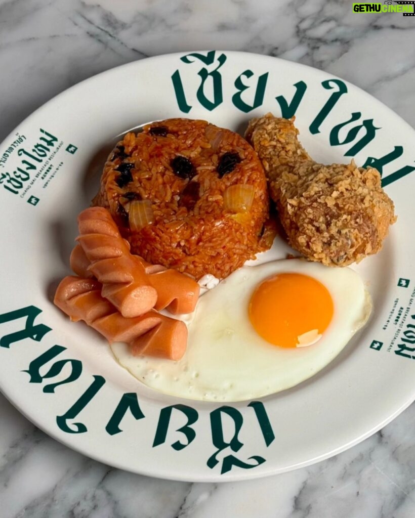 Rusameekae Fagerlund Instagram - "แอ่วสงกรานต์เจียงใหม่ ..... อย่าลืมมาแวะฮ้าน @chiangmaibreakfastrestaurant ตวยเด้อเจ้า"