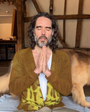 Russell Brand Instagram - Some of you asked to see this prayer I mentioned in my morning routing. It helps with fear and anxiety. Let me know if it helped you🙏📿

#prayer #wellness #anxiety