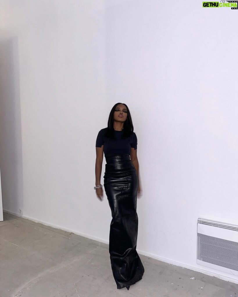 Ryan Destiny Instagram - @vetements_official 🥀