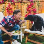 Ryan Seacrest Instagram - Obviously, our pre-#IDOL meal is TACOS 🌮 What’re you having? Come celebrate #CincoDeMayo with #AmericanIdol at 8e/5p #georgia #tacos #taco #mexicanfood