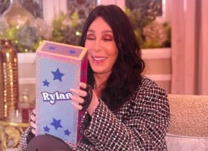 Rylan Clark Instagram - TONIGHT Cher Meets Rylan

Had the complete honour of meeting the icon that is @cher for an hour long special. We talk everything, from her glittering career, to her struggles in her personal life, with a few giggles along the way. Hope you enjoy it as much as I enjoyed doing it. Tonight at 9pm on BBC Two and IPlayer x