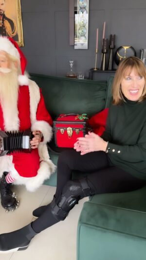 Rylan Clark Instagram - When Santa came to visit Linda ❤️ thank you @spacenk xxx