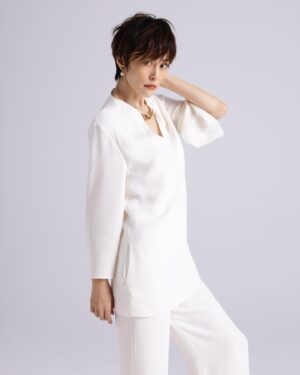 Ryoko Yonekura Instagram - 今回、CanCamのOGとして
現役バリバリモデルの中条あやみさんと
お話&コラボ撮影させて頂きましたっ。
もう半分くらいの年齢の美人さんと
一緒に写真を撮るのは恥ずかしくて仕方なかったけど、
中条あやみちゃんはとても可愛くカッコよく生き生きしてて太陽☀️みたいな方でした！
2人で人生観みたいな事を話してます^_^
⁡
何はともあれCanCam 40周年おめでとうございます！
⁡
懐かしいなぁ、あの頃
⁡
⁡写真はアザーカットをどうぞ！
⁡
⁡ I had the opportunity to talk & photo shoot with another CanCam alumni and active model Ayami Nakajo.
I wasn't conmfortable to be in a photo shoot with this beautiful lady almost half my age at first, but Ayami was so cute, cool and sun-shine lively ☀️!
We had a great talk about our view on life etc. ^_^
Anyway, happy 40th anniversary CanCam!
Those good old days…

⁡
@cancam_official @nakajo_ayami @ballpark.inc #cancam  #中条あやみ #竹内裕二 #40周年