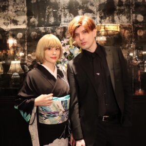 Ryoko Yonekura Instagram - パキッとスーツのしろたんと
ビシッと着物👘のアタシ。

W @yu_shirota ！

#エンジェルフライト 
#Angelfrigt
#城田優 くん
#国際霊柩送還士 
@primevideo