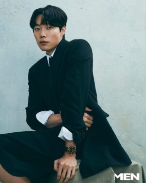 Ryu Jun-yeol Instagram - ⌚

@blancpain1735 
@mennoblesse_official
Photographer @kimheejune 
Stylist @hye_young_style 
Hair @iljung_lee 
Make up @kangyoonjin_

#블랑팡 #blancpain #피프티패덤즈 #fiftyfathoms
