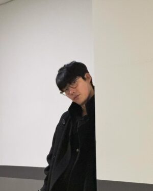 Ryu Jun-yeol Instagram - 1️⃣월