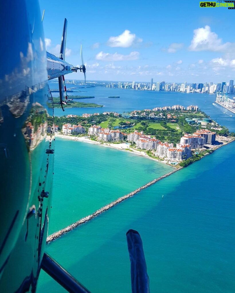 Sébastien Dubois Instagram - Miami ☀️🚁