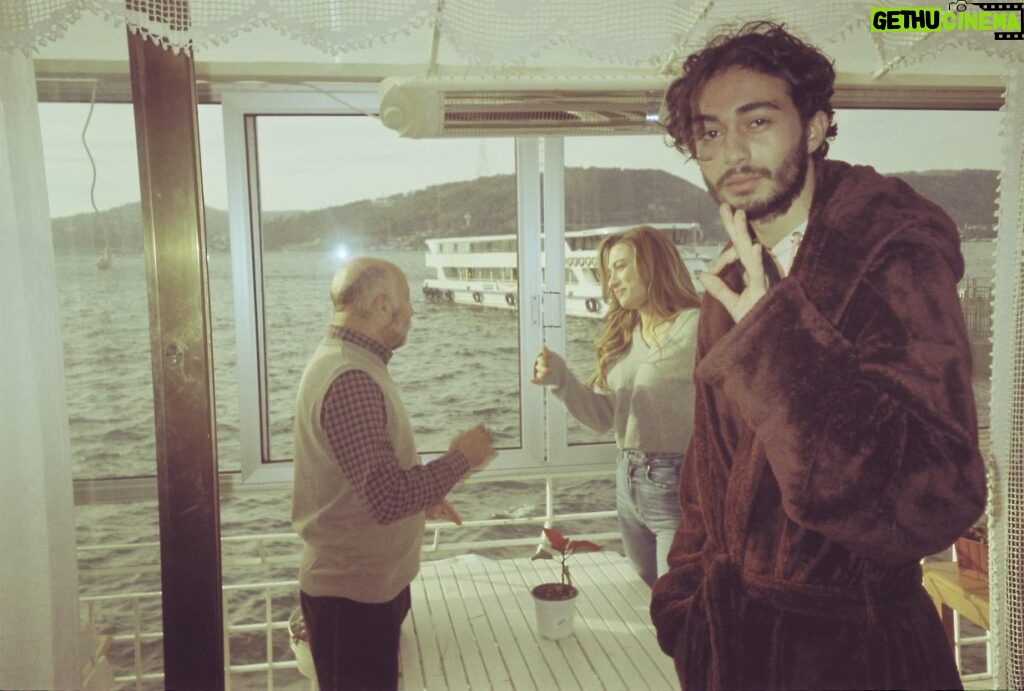 Sümeyye Aydoğan Instagram - THE TEAM 💥💥💥 #gaddar #hepiniziseviyorum