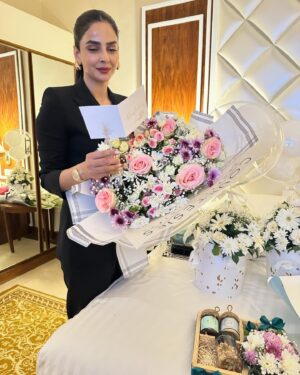 Saba Qamar Zaman Instagram - All your wishes have a special place in my heart, each of you has left a mark in my memory. Thank you for all your wishes. You all made me feel incredibly special! ♥️💋🥂

05/04/2024 ♥️