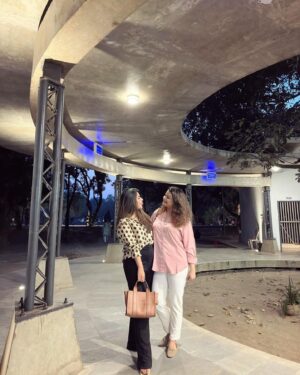 Sabnam Faria Instagram - When you convince your girls to “go to a park & instead of buying ১০ টাকার বাদাম you buy some overpriced book & drink fancy coffee” just to go with the trend ! 

#dhakalife 
#dhakadiaries