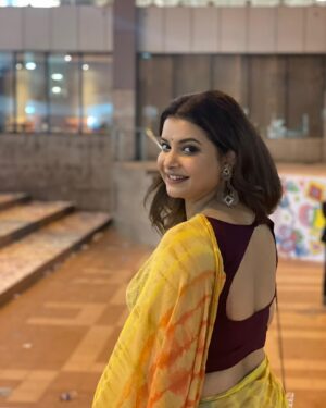 Sabnam Faria Instagram - বসন্ত 💛

#firstdayofspring #spring #springtime
