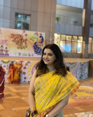 Sabnam Faria Instagram - বসন্ত 💛

#firstdayofspring #spring #springtime