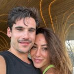 Sabrina Sato Instagram - Feliz aniversario, meu lindo! Quando a gente menos espera, a vida nos presenteia com tanto! E você encara a vida com muito respeito e otimismo, seja nas dores ou nas delícias. E isso também me motiva e me faz viver algo novo e único, quase um sonho… Vc é leve, faz tudo parecer descomplicado. Ao mesmo tempo que é extremamente dedicado e cuidadoso em tudo que se propõe a fazer. No trabalho, nas relações, nas trocas de amor… Em tão pouco tempo, nós já vivemos muito e passamos por algumas provas: um carnaval emocionante, uma viagem cheia de aventuras em família, uma viagem romantica a dois (quase um milagre pra mim). kkkkkk Vc acordando todos os dias as 4h da manhã para correr, nossa intimidade rodeada pela minha família, equipe e amigos. kkkkkkk Desejo que realize todos os seus sonhos e saiba que estou aqui com vc pra tornar tudo possível! Obrigada por tantos momentos felizes juntos. E é só o comecinho.Te amo