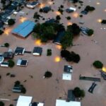 Sabrina Sato Instagram - *Arraste pro lado e veja como ajudar* A devastação das chuvas no Rio Grande do Sul tem deixado milhares de pessoas sem abrigo, cidades alagadas e um número de vítimas ainda incerto. Hoje, mais do que nunca, precisamos unir forças para ajudar aqueles que perderam tudo. A generosidade de cada um, seja qual for sua forma de ajudar, pode trazer esperança e reconstrução para quem mais precisa. Por favor, vamos nos unir nessa missão de solidariedade. 🙏 #RioGrandeDoSul #RS #Temporais