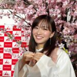 Sae Okazaki Instagram - 広告に出演させて頂いている 井村屋さんのPRイベントに登壇 させて頂きました☺️ リニューアルされてより美味しくなったやわもちを桜の木の下で食べて、お花見気分でした🌸 衣装も春先取り！ #井村屋 #やわもち