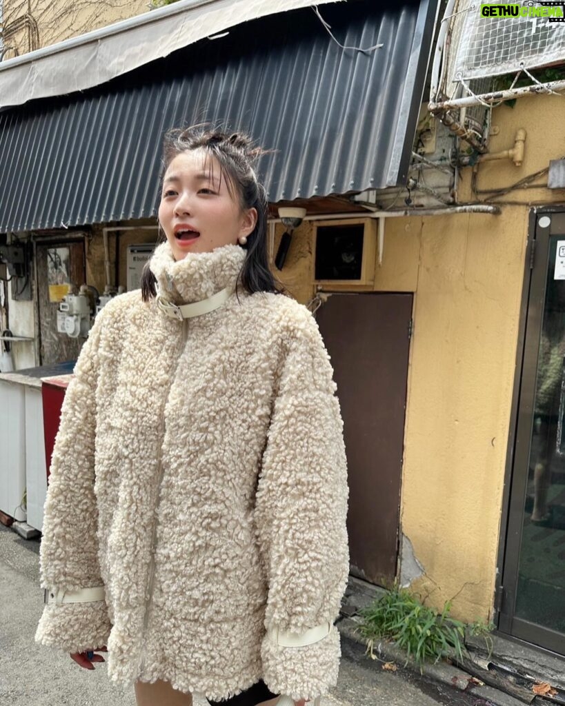 Sae Okazaki Instagram - 1月号発売前にRayオフショットをぎゅっと🐻 いつもと違うめいく☺︎ #ray