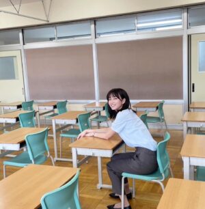 Sae Okazaki Instagram - いよいよ本日、
「GTOリバイバル」放送です🔥

ついに26年ぶりに帰ってきた伝説のドラマ！！令和版のGTO。

98年のGTOとはまた少し違った、SNSの中でのお話が描かれていますが、昔と変わらない鬼塚先生がそこにはいます。

変わっていく世界で、変わらないもの。
大切なこと。
今だから伝えたいこと。

今夜21:00。皆さんお見逃しなく！！

#GTOリバイバル
#GTO