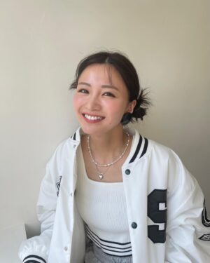 Sae Okazaki Instagram - Ray10月号🍪

着回ししました〜！
まだまだ暑いですが陽の感じが
少しずつ秋、、🍂
ファッション楽しいねえ

まだの方はチェック！

#ray
#10月号
#連載も見てね