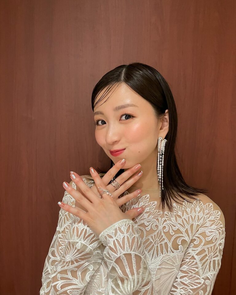 Sae Okazaki Instagram - 仕事始めはNHKナゴヤニューイヤーコンサート2024 の司会を務めさせて頂きました🌅 年初めに豪華な生演奏を聴かせて頂いて本当に感動しました！！ オペラ歌手のお二人の歌唱も圧巻！！ 初めての司会にとても緊張しましたが、高山アナウンサーさんやスタッフの皆さん、会場の皆さんが温かくて本当に救われました🥹 てんやわんや、、🥹笑 それも2024年新しいチャレンジで幕開けということで！笑 楽しい時間をありがとうございました💐 #nhkナゴヤニューイヤーコンサート2024