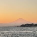 Sae Okazaki Instagram - 遅ればせながら、 明けましておめでとうございます🌅 この度の災害により被災された皆様に心よりお見舞い申し上げます。 これ以上の被害がないこと、 そして一刻も早く皆様の心に平穏が訪れますように。 私も目の前のことにしっかり向き合って、何か少しでも力になることをお届けできたらと思います。 吸収量を高めて心を柔軟に頑張ります。 写真は昨年の終わりに撮った夕焼けと富士山。 年の瀬に素敵な姿を見せてくれました🗻 本年もどうぞよろしくお願い致します😌🐉 #2024