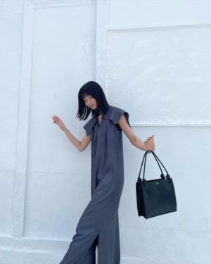 Sae Okazaki Instagram - ワンピースッテサイキョウダネ🌞

#最近の私服
#楽で可愛いワンピースありがとう