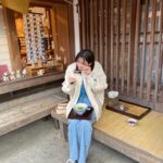 Sae Okazaki Instagram - 撮影で近鉄の観光特急「しまかぜ」に 乗って、伊勢志摩に行ってきました🚄 窓がびっくりするぐらい大きくて 景色がよく見えるし、シートも大きめでリクライニングも自由にできるのでリラックスして長旅でも全然疲れないです🙌 なんと車内にはカフェや個室もあったりして、移動時間の過ごし方が広がる！楽しい！！ 伊勢志摩には、展望台に行ったり 伊勢神宮に行ったり、、 もう修学旅行気分でした。 個人的にも早く乗りたい😂 詳しくはRay4月号に掲載されておりますので是非チェックしてみてね！ #ray #4月号 #近鉄 #しまかぜ #伊勢志摩 #PR