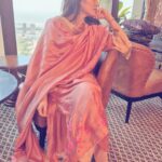 Sagarika Ghatge Instagram - Todays day out in @akuteeindia 🌺 #handpainted #handwoven #minimalistic
