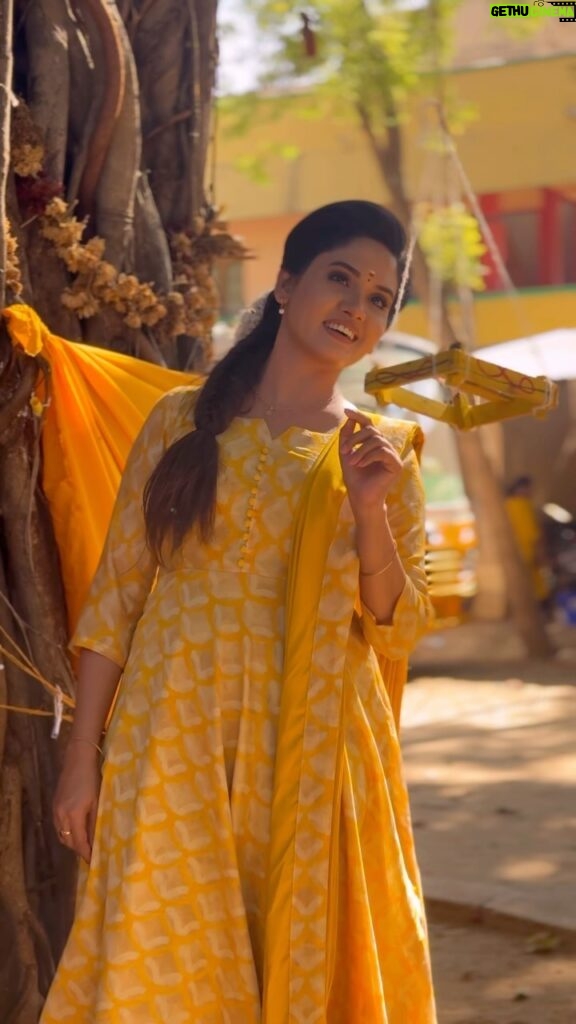 Sai Gayatri Instagram - 💛✨🧿 RESALE alert🚨 Dis lovely mango 🥭 yellow Anarkali with 3.5meters Top and 2.5meters duppatta (without bottom) is Rs.975/- (shipping free across India) M/S size can fit in Only one piece available #pure cotton with rayon mix Princes cut back open with zip n knots. To order dis WATSAPP US ON 9361918406(pls a#watsapp onl) code -Mango MAC107 Perfectly stitched @tanu_designer_studio Styled n designed @saai_gayatri 😉 . #yellow #me #beinganu #nnk