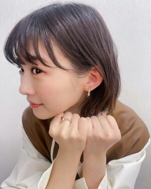 Sairi Ito Instagram - おはようございます🌞

ここらで
溜まっていた素敵ちゃん
お衣装ご紹介します💁🏻‍♀️❣️

1.2枚目
エランドール賞プレゼンター

ドレス
@lokitho_tokyo
イヤリング
@graey_official

3.4枚目
アメトーーク!3時間sp

ブラウス
@newans.official
@ow_pressroom
ベスト
@jack_joat
@jakkeldn
スカート
@jack_joat
@provoke_design_boutique
サボ
@quartierglam
イヤリング
@garni_official
リング
@higashiyamapr
@ginjewelrytokyo

5.6枚目
ぽかぽか

トップス
スカート
@toryburch
靴
@daniella_and_gemma
イヤーカフ
@higashiyamapr
@etoilight_jewelry

7.8枚目
アレグリアイベント

ドレス
@31philliplim
イヤリング
@duedonne.jewelry
@higashiyamapr
リング
@nomg_official
@higashiyamapr
パンプス
@charleskeith_jp

9.10枚目
文化庁芸術祭授賞式

ジャケット
スカート
@yohjiyamamotoofficial
イヤリング
@ete_official
リング
バングル
@____.ree____ 

stylist:あかねさん
make:ふぁーびー