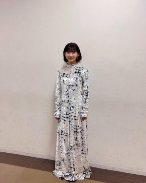 Sairi Ito Instagram - おはようございます🌞

ここらで
溜まっていた素敵ちゃん
お衣装ご紹介します💁🏻‍♀️❣️

1.2枚目
エランドール賞プレゼンター

ドレス
@lokitho_tokyo
イヤリング
@graey_official

3.4枚目
アメトーーク!3時間sp

ブラウス
@newans.official
@ow_pressroom
ベスト
@jack_joat
@jakkeldn
スカート
@jack_joat
@provoke_design_boutique
サボ
@quartierglam
イヤリング
@garni_official
リング
@higashiyamapr
@ginjewelrytokyo

5.6枚目
ぽかぽか

トップス
スカート
@toryburch
靴
@daniella_and_gemma
イヤーカフ
@higashiyamapr
@etoilight_jewelry

7.8枚目
アレグリアイベント

ドレス
@31philliplim
イヤリング
@duedonne.jewelry
@higashiyamapr
リング
@nomg_official
@higashiyamapr
パンプス
@charleskeith_jp

9.10枚目
文化庁芸術祭授賞式

ジャケット
スカート
@yohjiyamamotoofficial
イヤリング
@ete_official
リング
バングル
@____.ree____ 

stylist:あかねさん
make:ふぁーびー