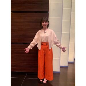 Sairi Ito Instagram - 溜まっていた素敵お衣装コーナー👗❣️

「おはよう日本」
ニット
スカート
@lanvin_en_bleu_womens
#LANVINenBleu
ブーツ
@quartierglam
イヤリング
@garni_official
#GARNI

「ジュラシックワールドイベント」
トップス
スカート
@millanni
@dressunreve
サンダル
@yelloshoes_official
イヤリング
@la_chiave_jewelry

「夜マックイベント」
ブラウス
@kohslickucrro
パンツ
@wacca_official
@dressunreve
イヤリング
@la_chiave_jewelry
サンダル
@daniella_and_gemma

「あなたに聴かせたい歌があるんだ試写会」
トップス
スカート
@beautifulpeople_officialsite
 サンダル
@jimmychoo
イヤリング
@mikufukamitsu
リング
@shisui_water
@higashiyamapr

「ジュラシックワールド取材」
トップス
@___shiio___
ワンピース
@eslow__
イヤリング
@ten.isetan

続く…
