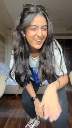 Sakshi Vaidya Instagram - morning, munchkins! 🥰
.
.
.
.
#fitcheck #ootd #reelsinstagram #explorepage✨