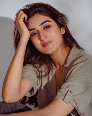 Sakshi Vaidya Instagram - sending my smiles through the lens 🥰 
.
.
.
.
Shot by- @puchi.photography