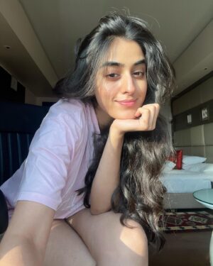 Sakshi Vaidya Instagram - a tiny break between the #AgentPromotions