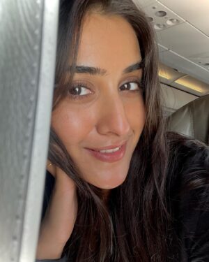 Sakshi Vaidya Instagram - I 👀 you ☺️